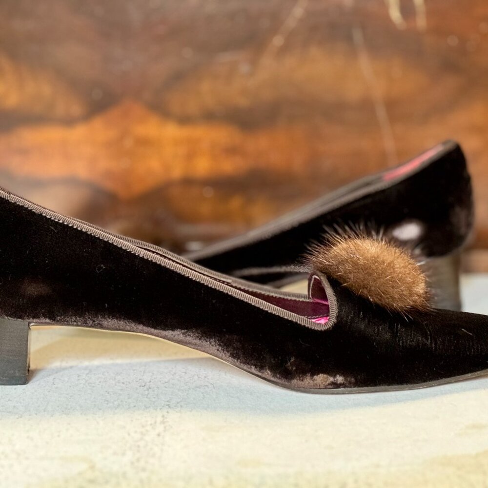 Kate Spade New York 9.5M Tryst Brown Velvet with Fur Pom Poms Square Toe Pumps - Picture 6 of 14